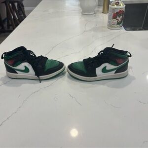 Jordan Green and Black Sneakers Nike